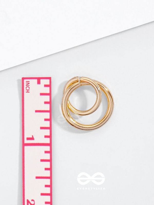 The Golden Intertwined Circles - Casual Daily-wear Studs