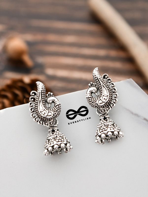 The Cute Motifs - Tiny Trinket Earrings
