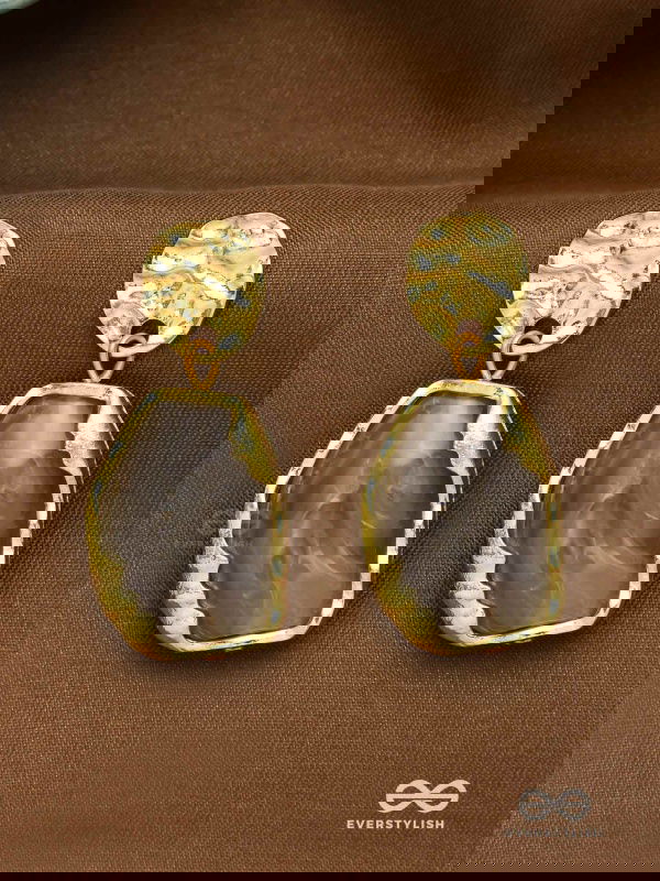 EARTHEN LUXE- RAW EDGE DESIGN WITH SMOKY MARBLE STONE