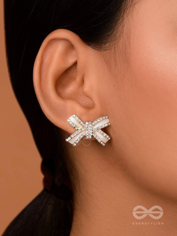 KNOTTY &amp; NICE - GOLDEN ENAMELLED STUDS (WHITE)