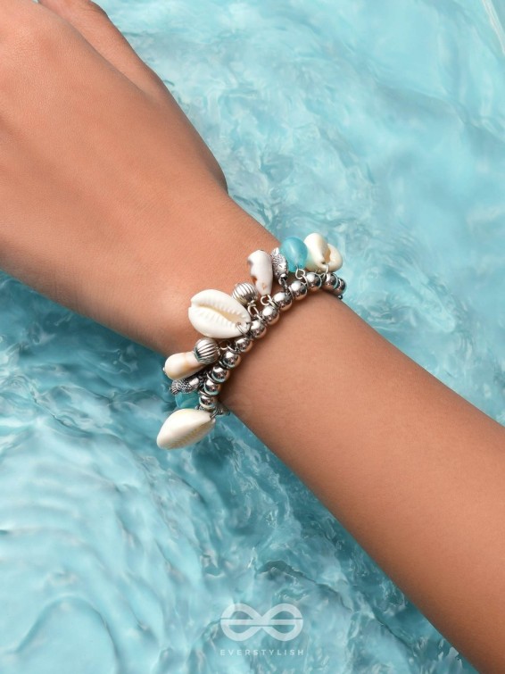 SEA&#039;S TEMPTATIONS - OXIDISED EMBELLISHED BRACELET