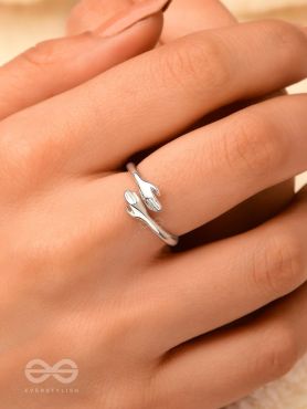 Hugs of Affection - Casual Silver Ring