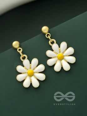 Dewy Daisies - Chic Enamelled Earrings