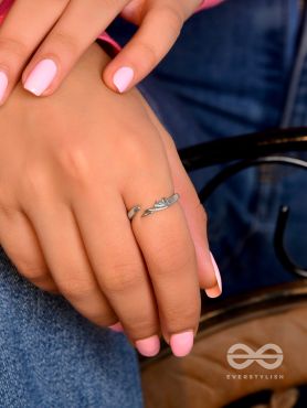 The Crowning Touch- Classy Silver Ring
