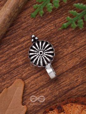 A MYSTIC CHAKRA - OXIDISED PRESS-ON NOSEPIN