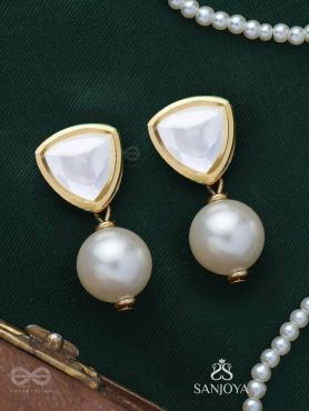 Adesa - Stellar Mirage - Golden Embellished Polki And Kundan Earrings