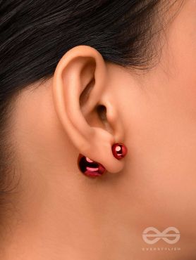 GIGGLES & GLITTERS - RED PEARLS STUD EARRINGS
