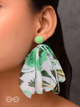 FLUFFY FANTASY - FABRIC EARRINGS (LIGHT GREEN)