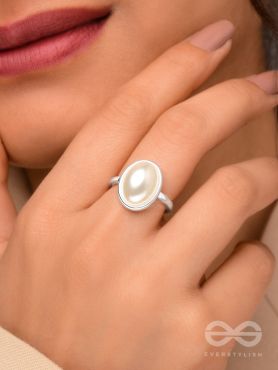 Pixie's Pearl - Statement Pearl Ring (Adjustable)