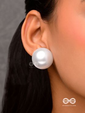 Classic serenade- statement white pearl stud 