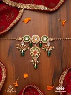 JALNIDHI - OCEAN’S TREASURE - HANDCRAFTED KUNDAN NECKLACE WITH GREEN GEMSTONES AND GOLDEN DETAILS