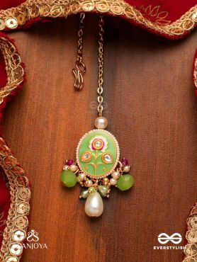 KARUNYA - GRACEFUL AURA- INTRICATE KUNDAN MAANGTIKA WITH PEARLS, BEADS AND GEMSTONES