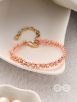 The Dahlia Aisle- Golden Beaded Bracelet
