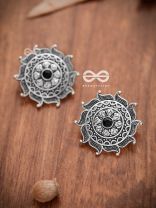 The Vintage Royal Artwork Studs (Onyx Black)- Embellished Oxidised Collection