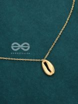 The Glamorous Golden Shell Necklace With Anti-Tarnish Coating