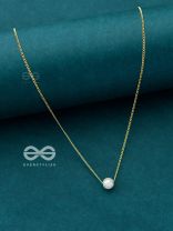 The Dainty Pearl Neckpiece - Golden