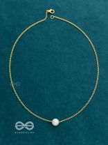 The Dainty Pearl Neckpiece - Golden