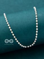 The Pearls of Elegance - Golden Statement Neckpiece