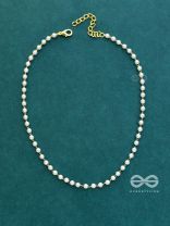 The Pearls of Elegance - Golden Statement Neckpiece