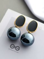 The Mesmerisingly Chic Statement Makers- Enamelled Pearl Earrings (Gun-Metal Grey)