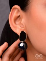 The Mesmerisingly Chic Statement Makers- Enamelled Pearl Earrings (Gun-Metal Grey)