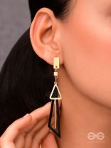 The Chic Geometry - Golden Statement Danglers
