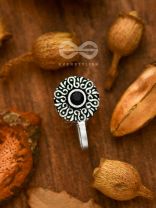 The Noble Motifs - Non-Pierced Boho Nosepin (Onyx Black)