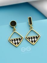 The Geometric Funk - Statement Hounstooth Pattern Earrings