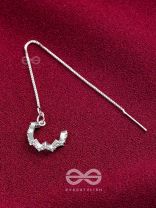 The Sparkling Swerve- Silver Earcuff Chain (One ear)
