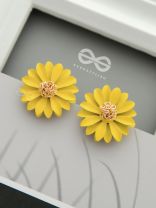 BLOOMING BLOSSOMS - Statement Stud Earrings (Bumblebee)
