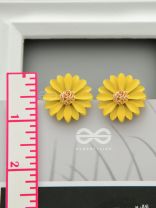 BLOOMING BLOSSOMS - Statement Stud Earrings (Bumblebee)