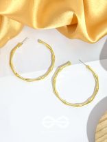 The Enso Circle- Elegant Golden Hoops