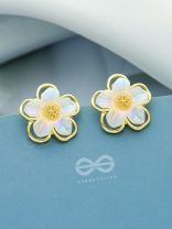 Delightful Daisies- White and Golden Earrings