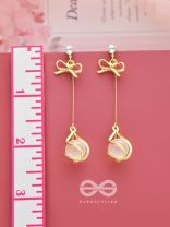 The Golden Globe Star- Elegant Golden Earrings