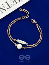 Treasures of Sea- Golden Pearl Bracelet