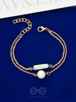Treasures of Sea- Golden Pearl Bracelet