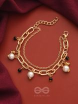 Dark and Light- Golden Layered Pearl Bracelet 