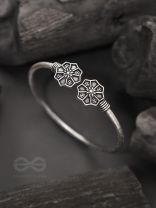 Misty Snowflakes- Oxidised Bangle Bracelet