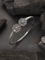Misty Snowflakes- Oxidised Bangle Bracelet
