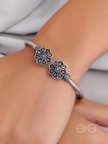 Misty Snowflakes- Oxidised Bangle Bracelet