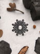 The Beaming Bloom- Oxidised Statement Ring