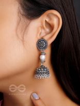 Shadow of Sun- Oxidised Pearl Earrings