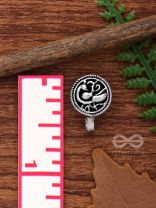 THE MAJESTIC AVIAN - OXIDISED NON-PIERCED NOSERING