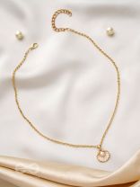 The Shell Stunner- Golden Embellished Necklace With Anti-Tarnish Coating 