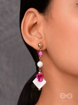 THE SPRING FLING - PLAYFUL PEARL DROP EARRINGS 