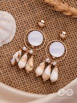 BROWN SUGAR SHELLS - THE CLASSIC HOOP EARRINGS