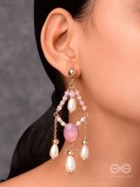 THE HEAVENLY HARMONY - CLASSIC PEARL EARRINGS