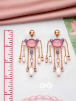 THE SHOWER OF ELEGANCE - CLASSIC PEARL EARRINGS