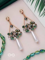 THE WILD HANGINGS - TRIANGLE DROP EARRINGS (GREEN)