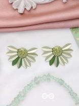 THE ENCHANTED FERNS - FLORAL STUD EARRINGS (GREEN)